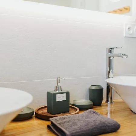 別荘 La Delphiniere : Bord De Mer, Equipements De Qualite *