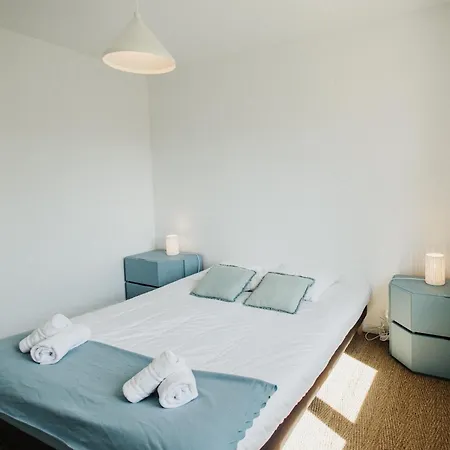 La Delphiniere : Bord De Mer, Equipements De Qualite * Urville-Nacqueville