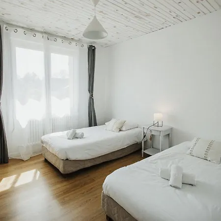 La Delphiniere : Bord De Mer, Equipements De Qualite 別荘