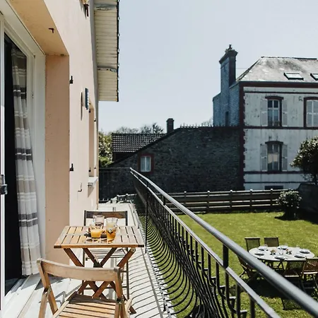 La Delphiniere : Bord De Mer, Equipements De Qualite Holiday home *