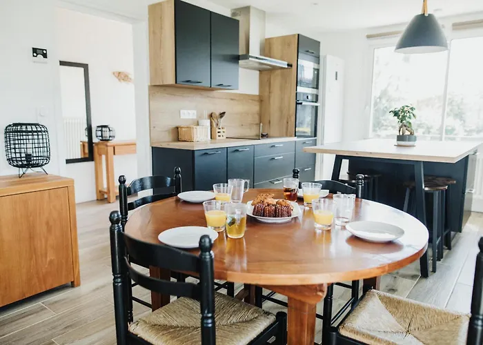 La Delphiniere : Bord De Mer, Equipements De Qualite Semesterbostad *