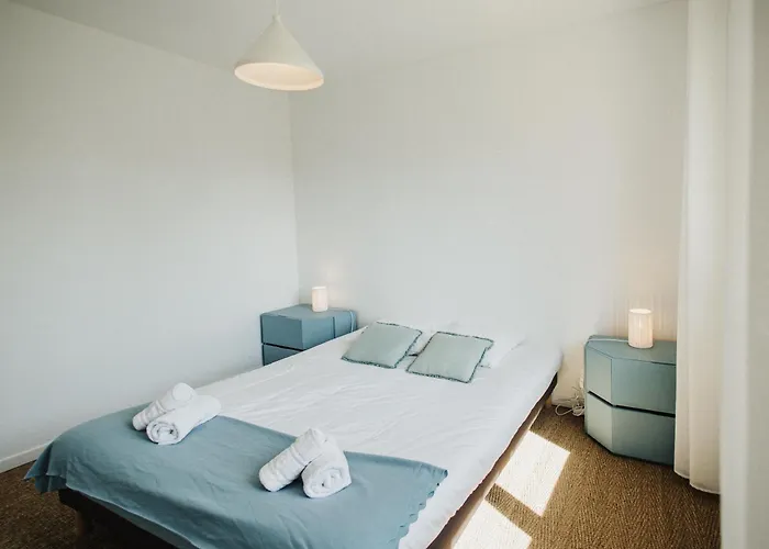 La Delphiniere : Bord De Mer, Equipements De Qualite * Urville-Nacqueville