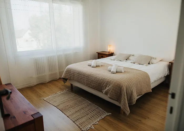 Semesterbostad La Delphiniere : Bord De Mer, Equipements De Qualite Urville-Nacqueville