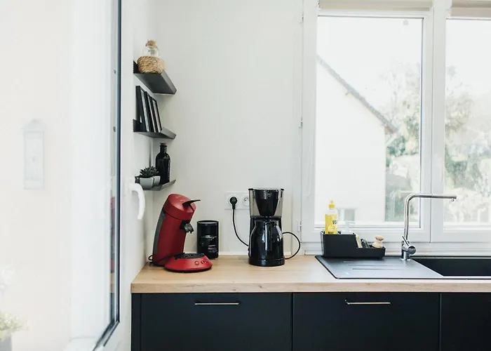 La Delphiniere : Bord De Mer, Equipements De Qualite * Urville-Nacqueville