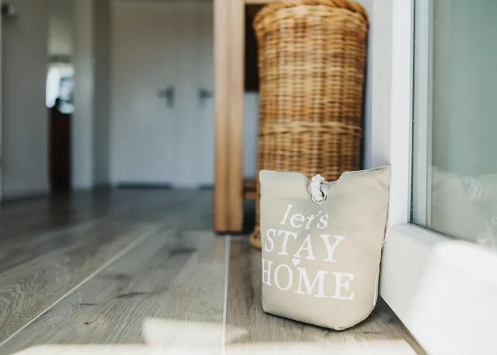 La Delphiniere : Bord De Mer, Equipements De Qualite Semesterbostad